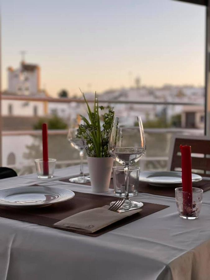 NOVO Apartahotel&Restaurante Las Cabezas de San Juan Bagian luar foto